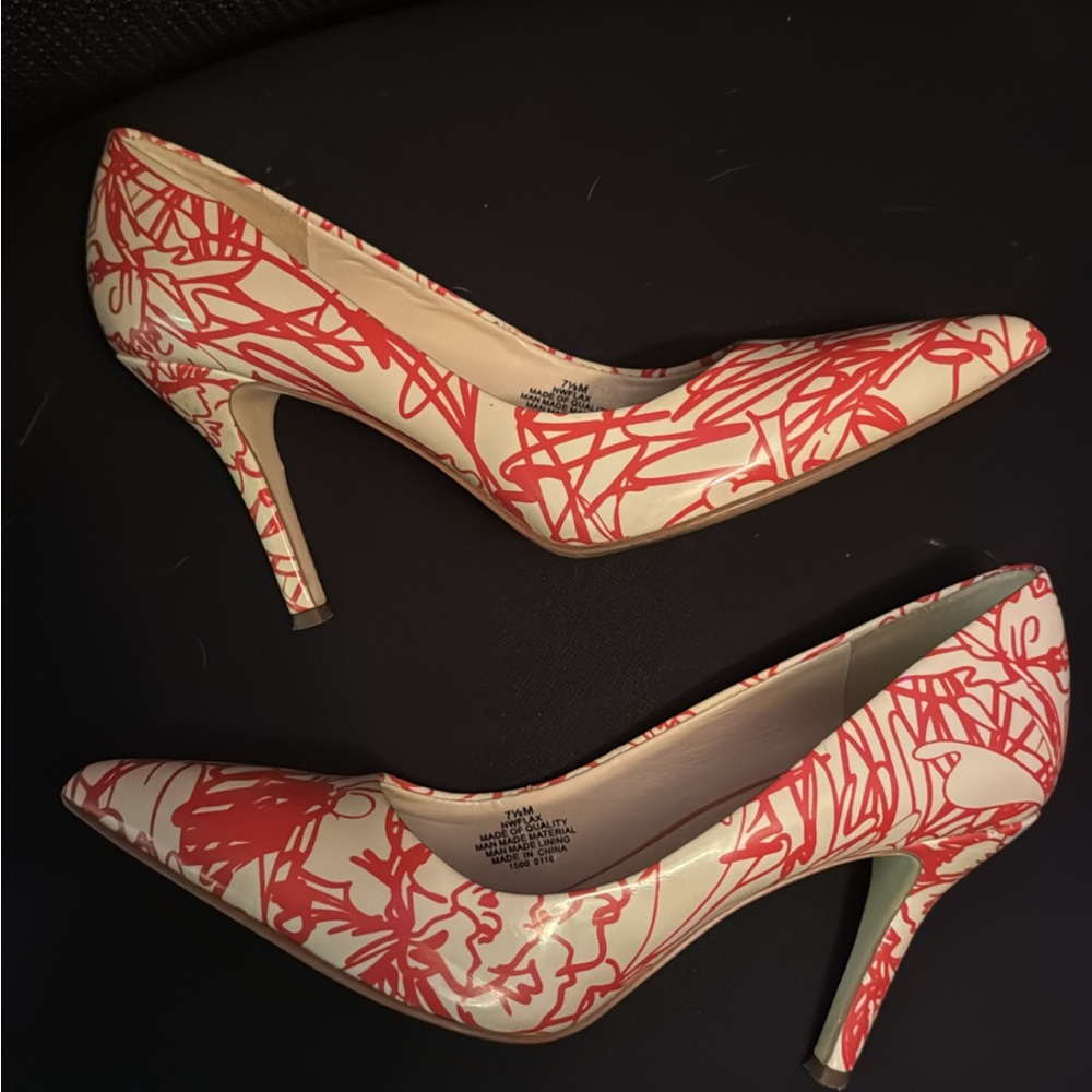 Nine West stylish dress pump
Shoe size 7.5
Originally $50, worn 3 times only